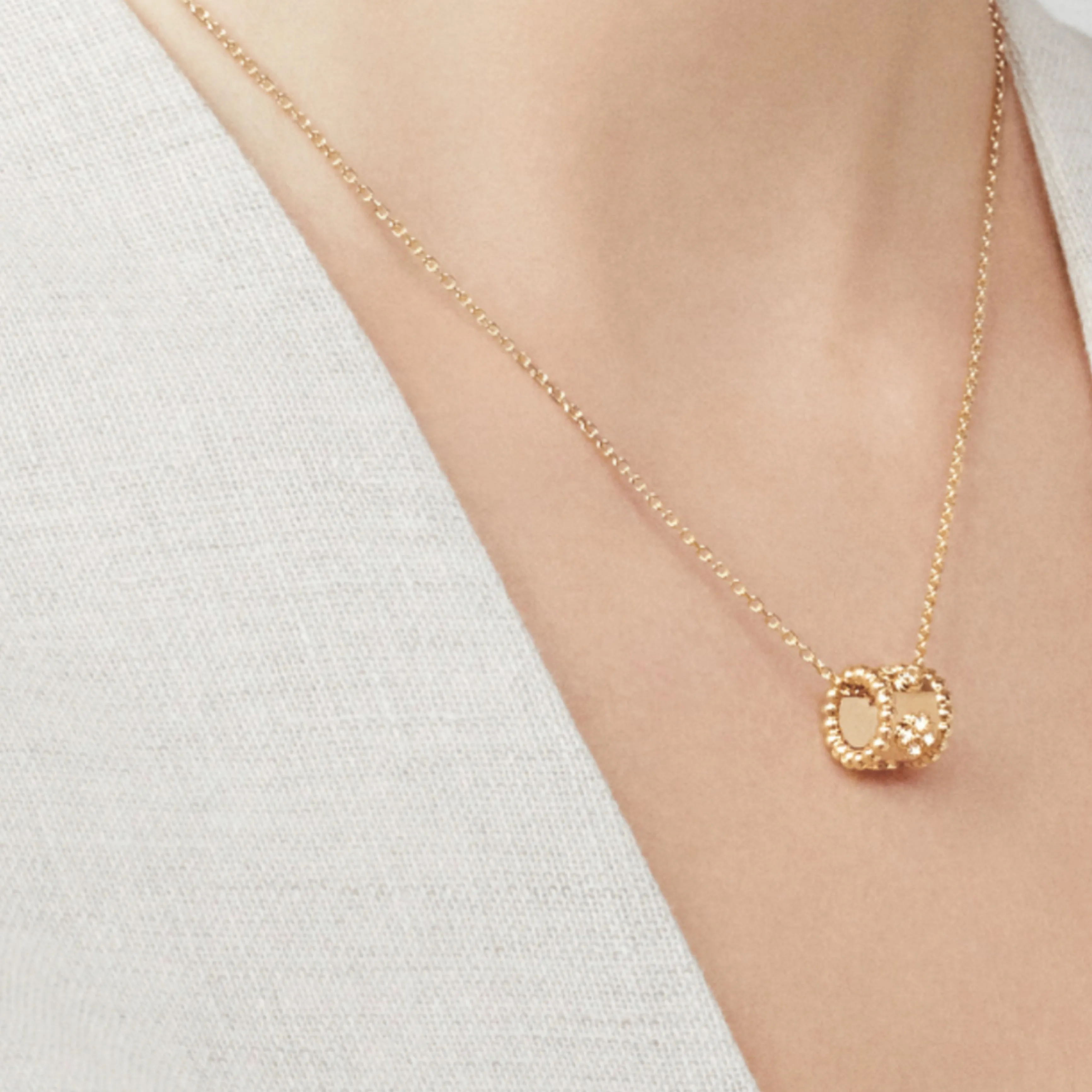 18K Gold Clovers Barrel Pendant Necklace - Gold and Silver