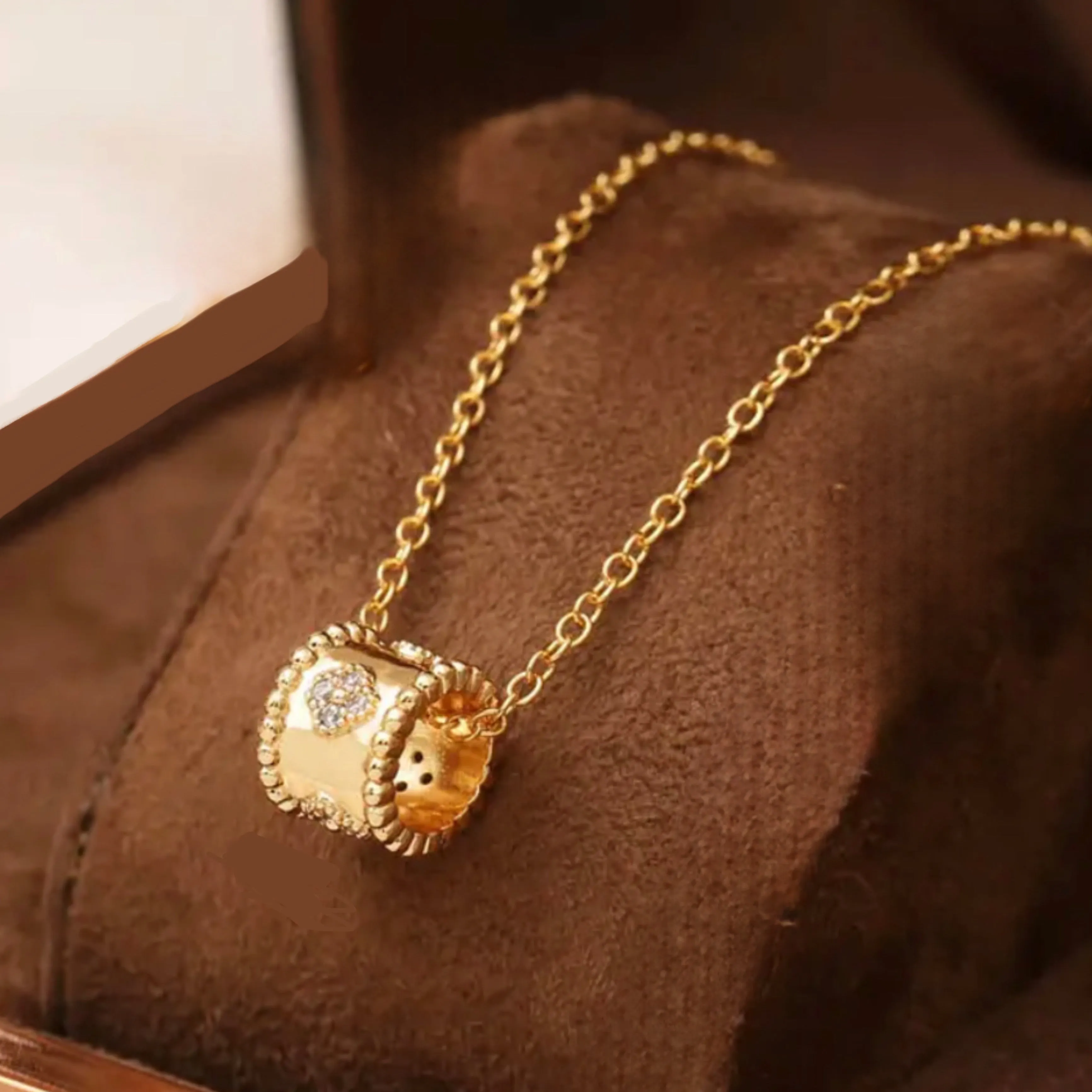 18K Gold Clovers Barrel Pendant Necklace - Gold and Silver