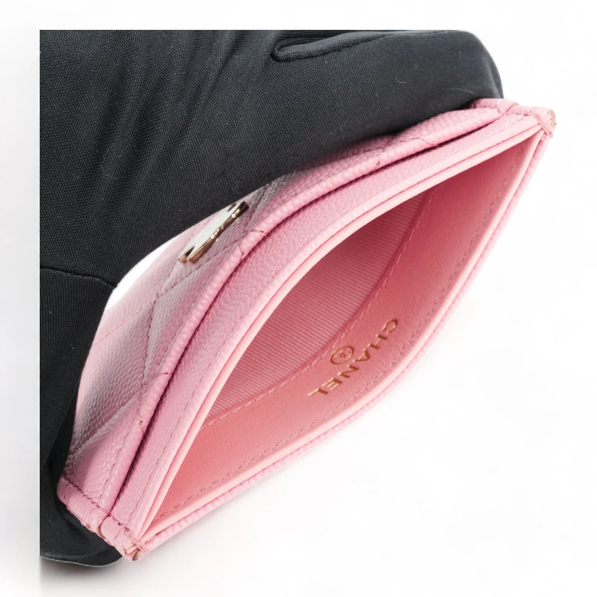 Classic Flat Card Holder in Pink Caviar