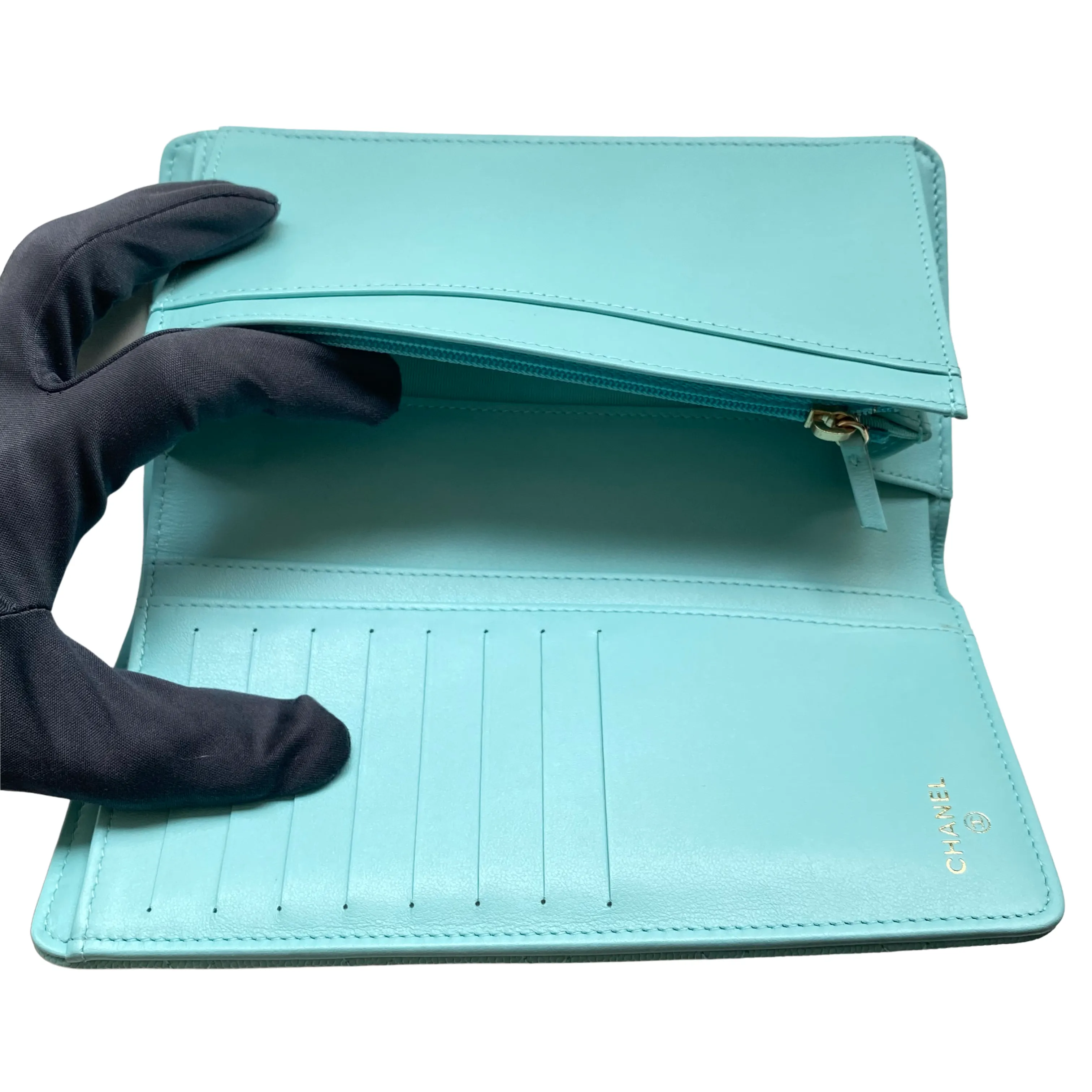 Classic Long Bifold Wallet in 19C Tiffany Blue Caviar