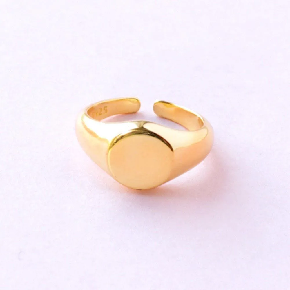 Classic Signet Ring