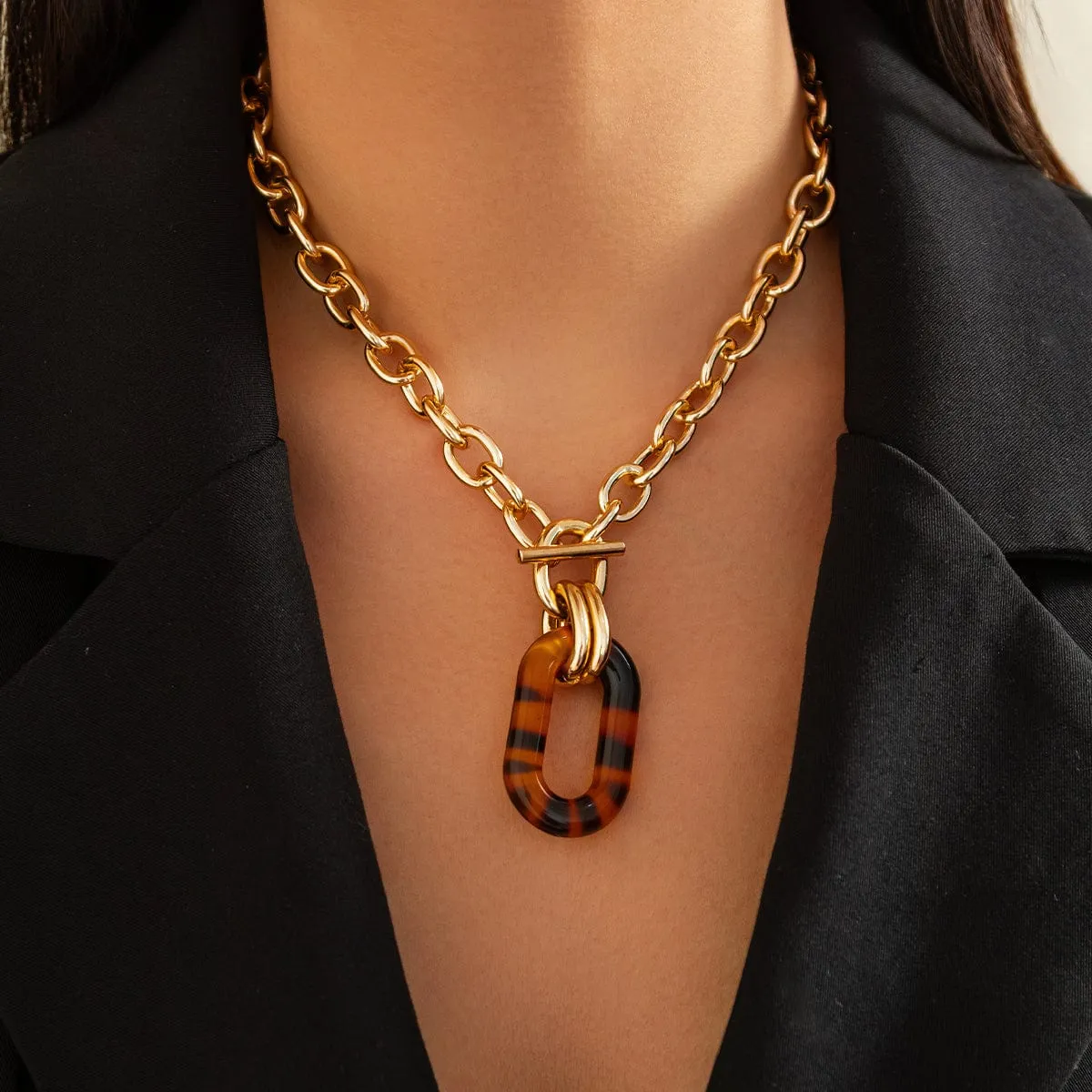 Classic Toggle Clasp Leopard Hoop Pendant Curb Chain Necklace