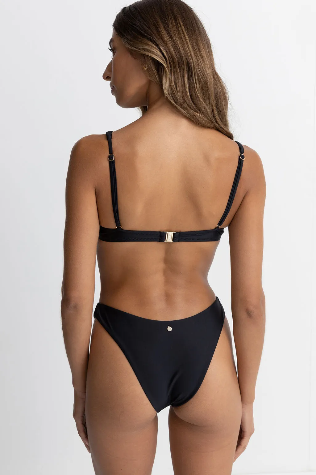 CLASSIC UNDERWIRE TOP - BLACK