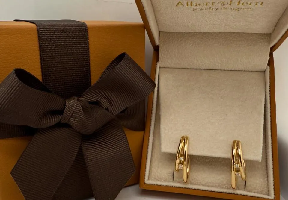 Earrings 18kt Yellow Gold Double Oval Hoops & Diamonds