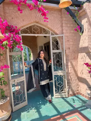 ERUM KHAN STORE | LUXURY PRET | Hadiqa