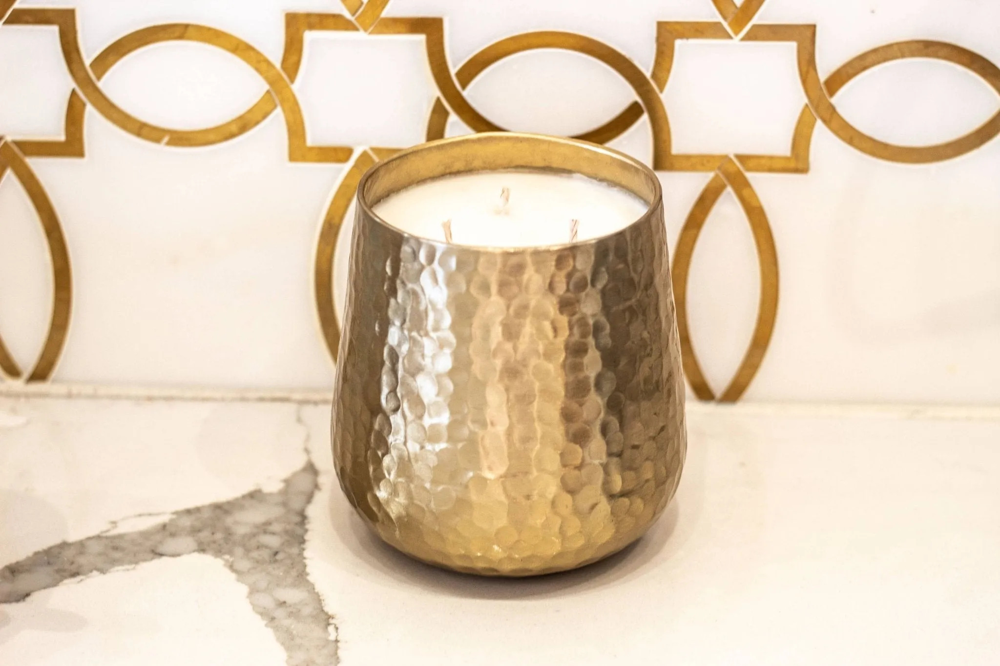 Gold Hammered Jumbo Decorative Soy Candle: Exotic Cardamom