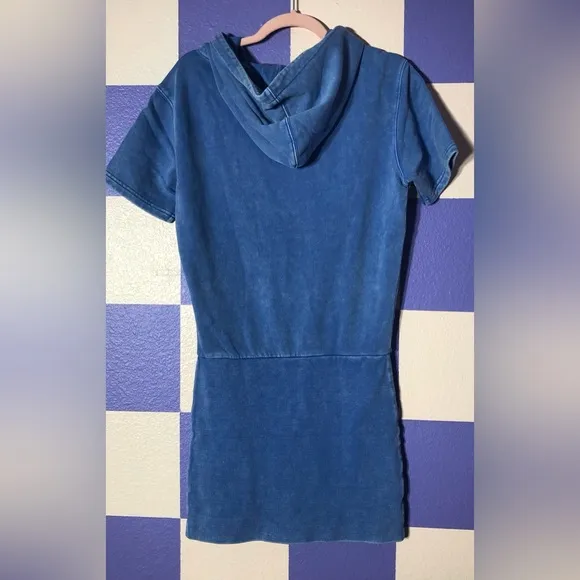 NWT Ser.o.ya x Revolve Rory Hooded Sweatshirt Dress in Blue - Size M