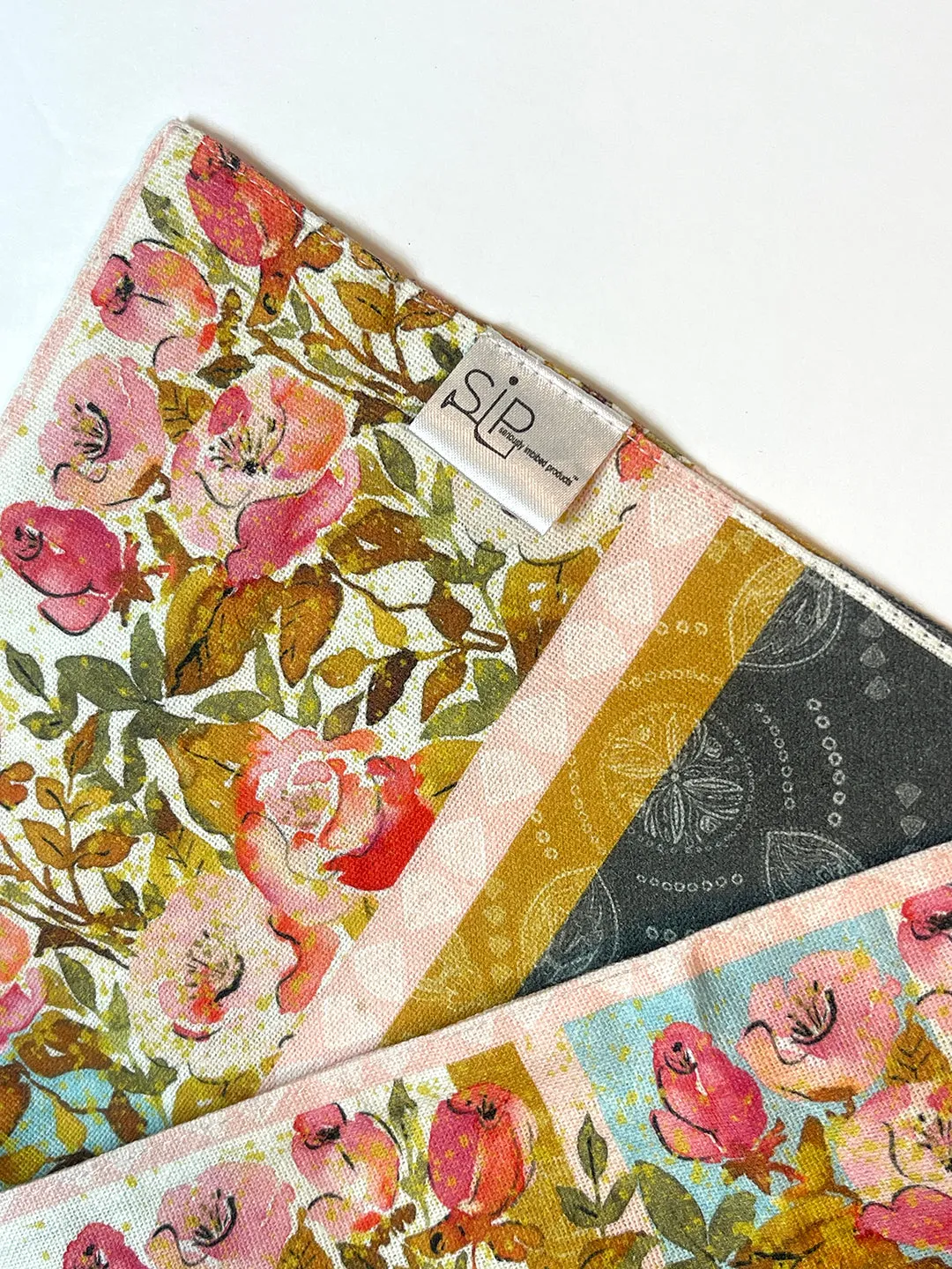 "Oratory" Table Runner