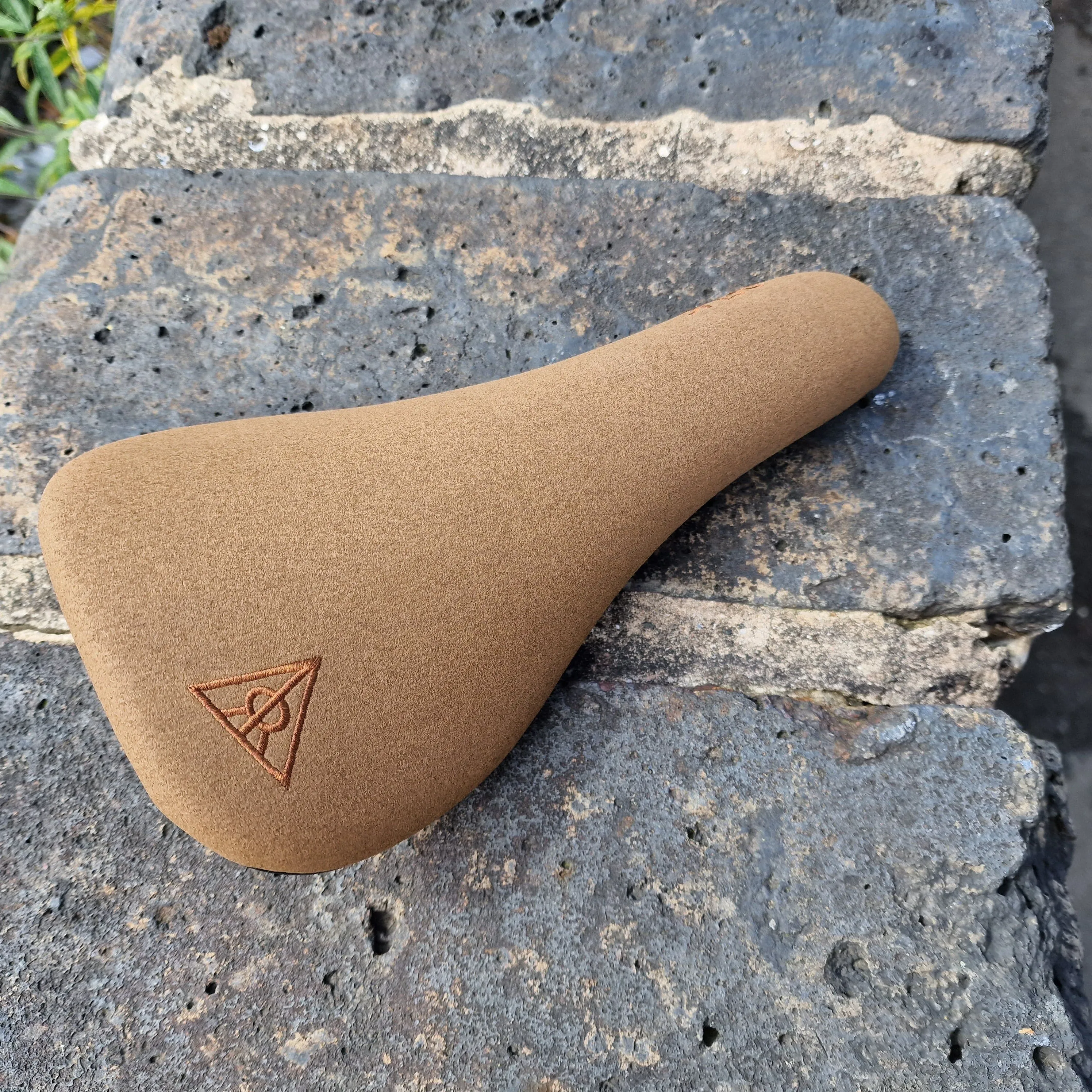 Relic Choice Slim Railed Microfibre Seat with Embroidered Logo