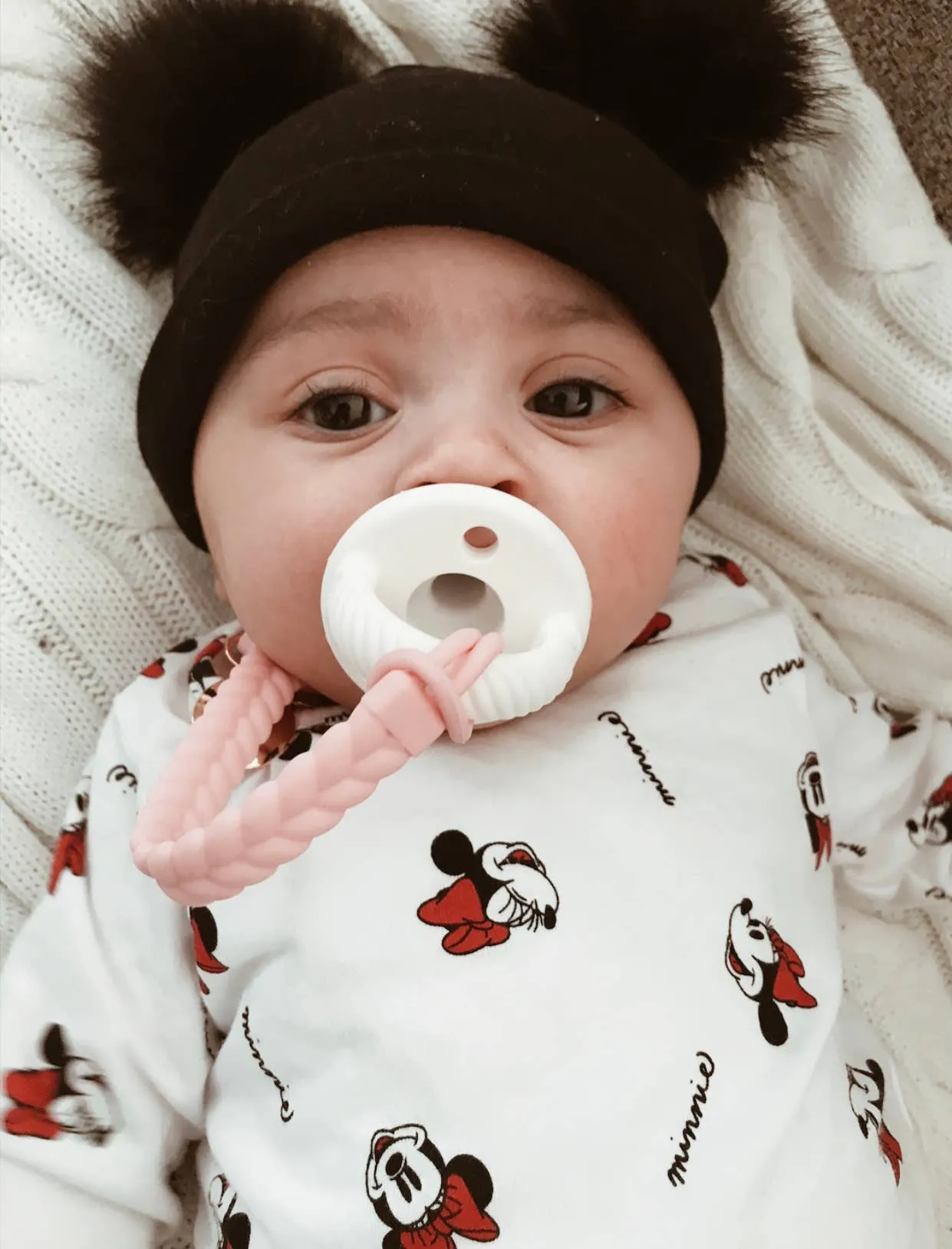TOAST SWEETIE STRAP SILICONE ONE-PIECE PACIFIER CLIP