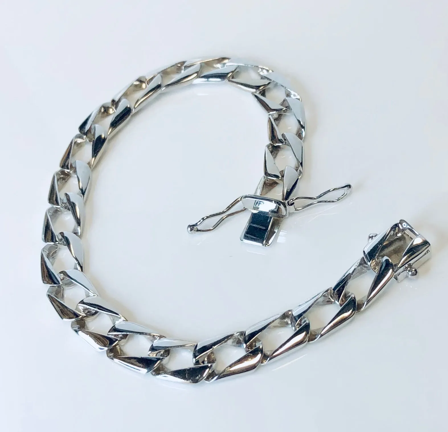 White Gold Curve Link Bracelet