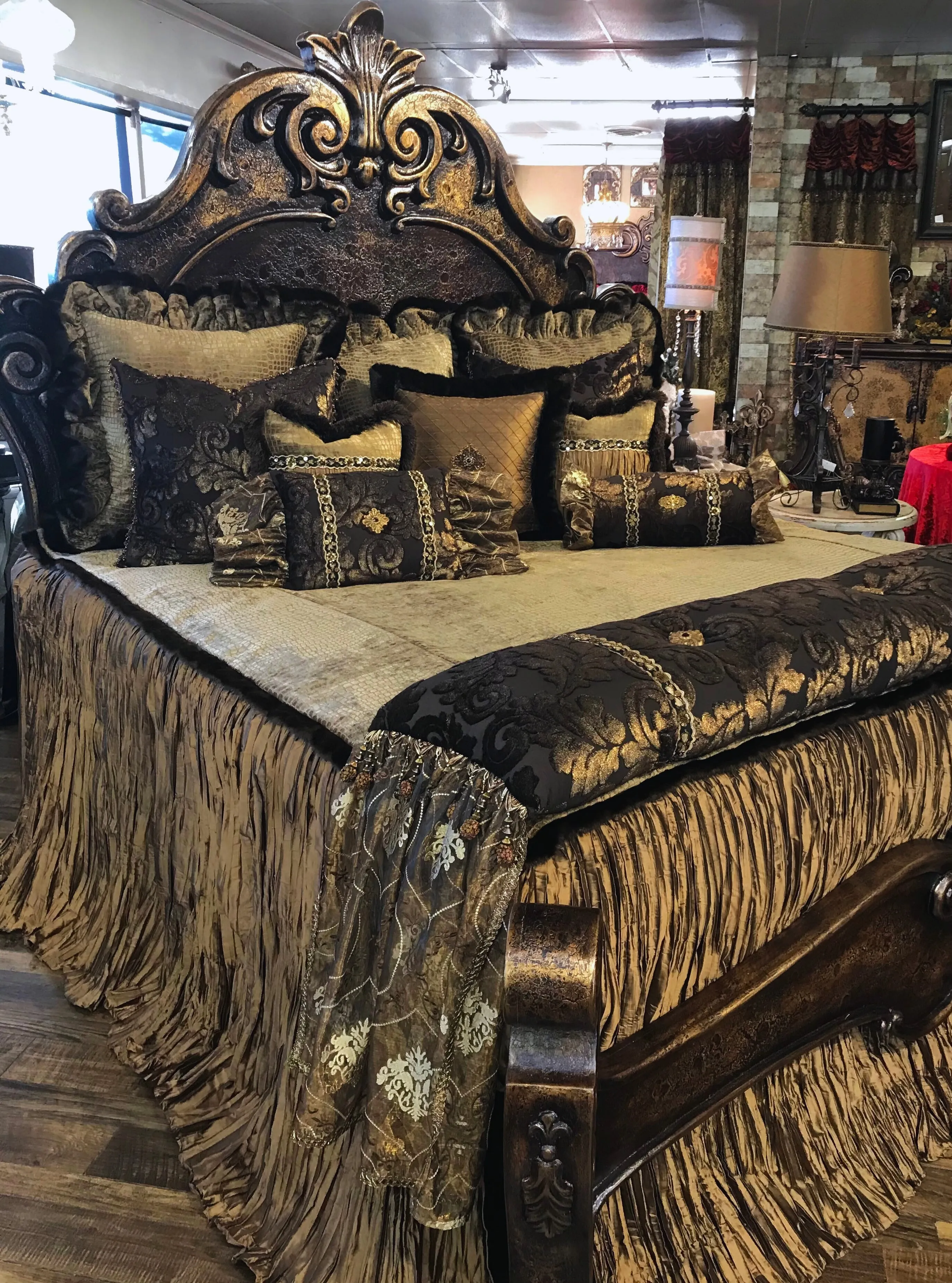 Zanzibar II Luxury Old World Bed Set
